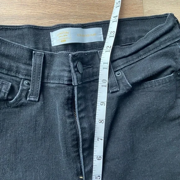 Levi’s Black Flare Jeans Women’s - Picture 9 of 14